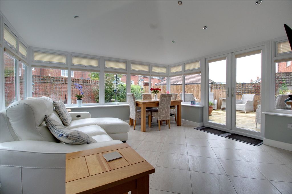 Property photo 3 of 17 Picture No. 01