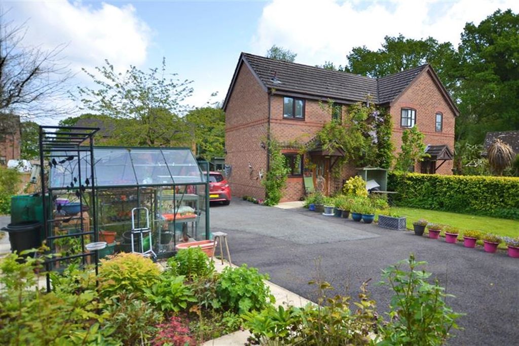 Property photo 1 of 15 (Main)