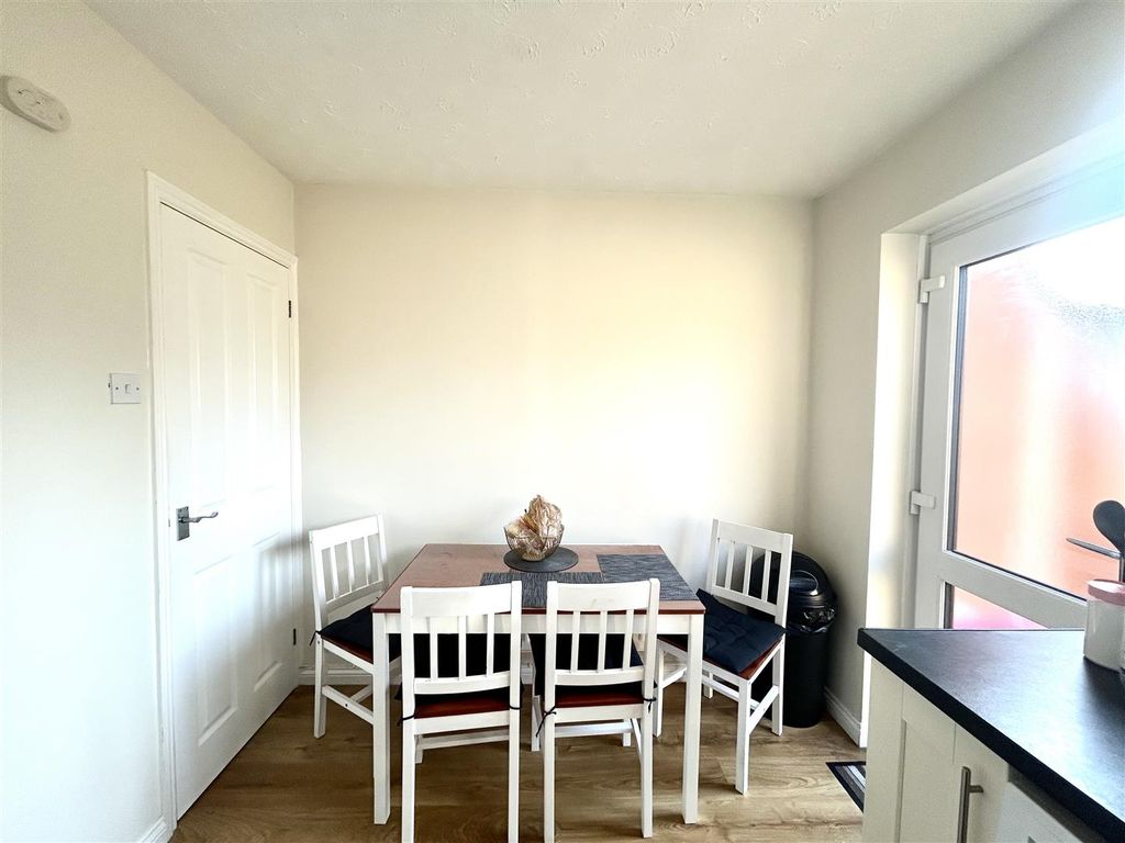 Property photo 3 of 10 Kitchen/Diner