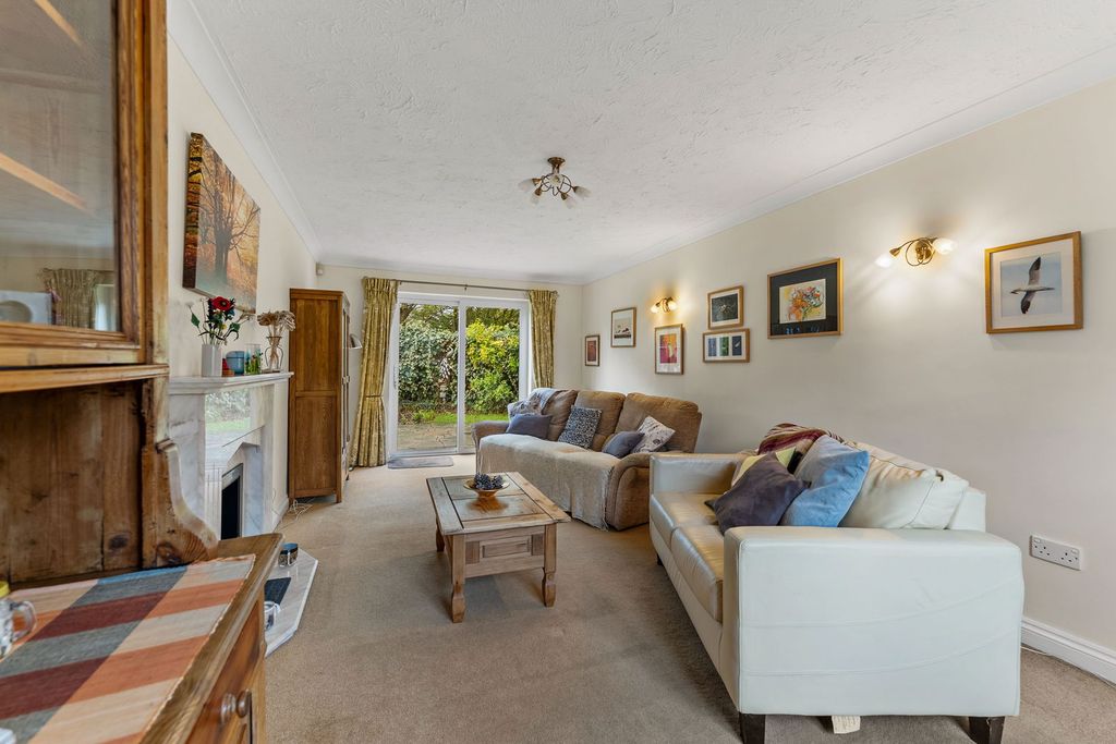 Property photo 3 of 25