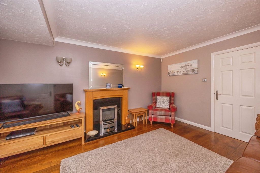 Property photo 3 of 25 Picture No. 32
