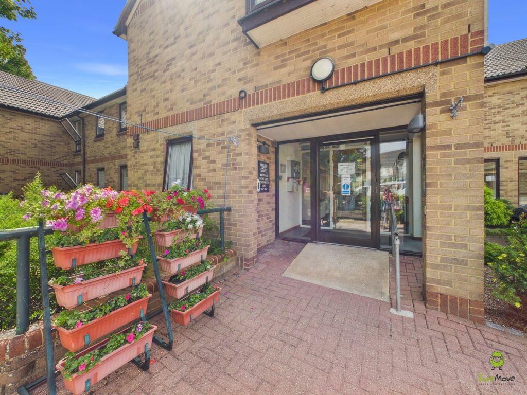 Property photo 3 of 17 Presented By Nicoleta At Ewemove Bexleyheath And D
