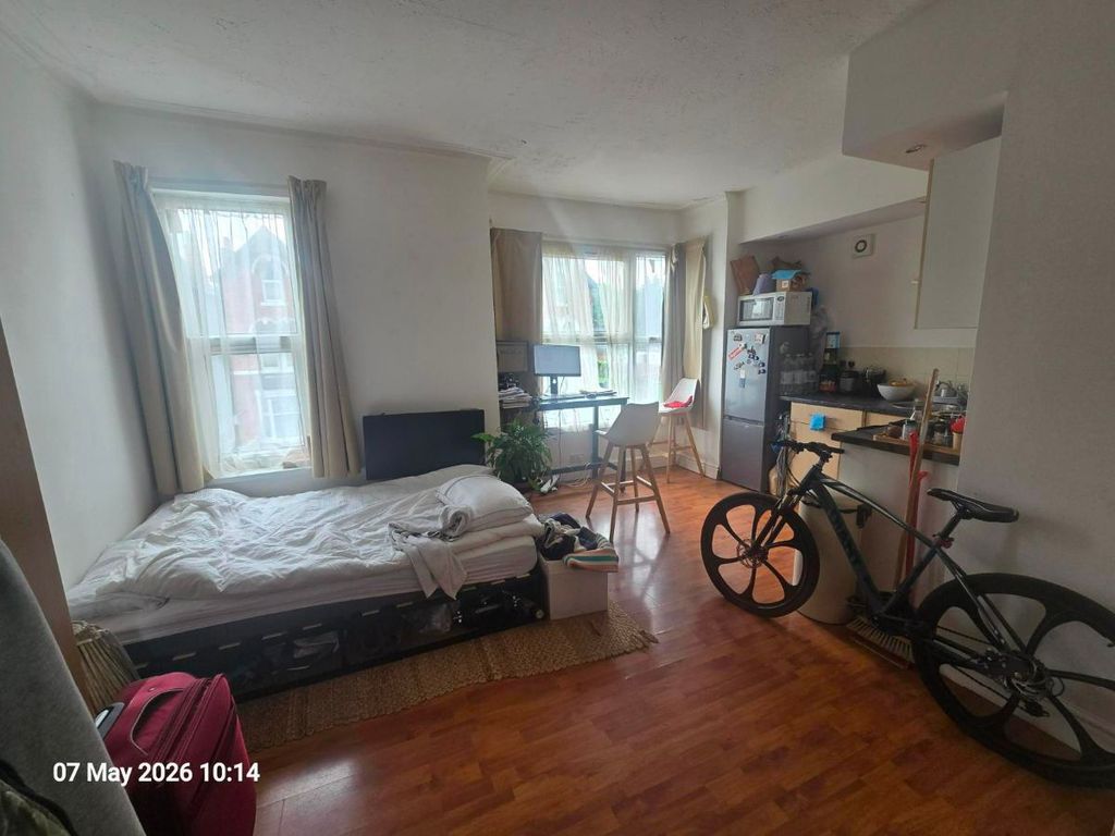 Property photo 1 of 2