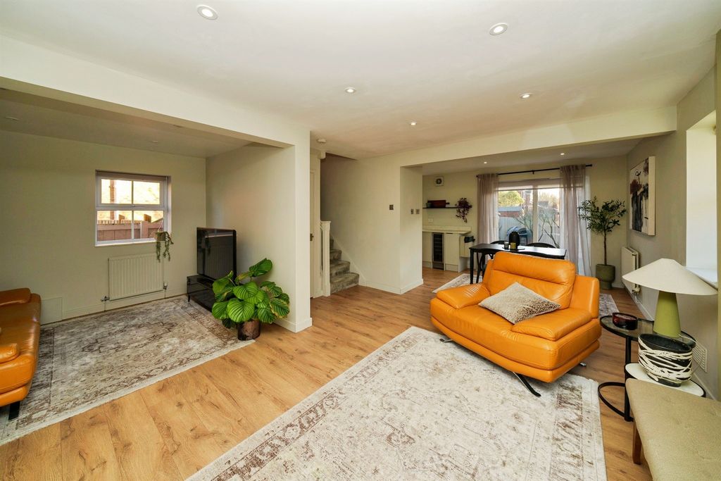 Property photo 3 of 23