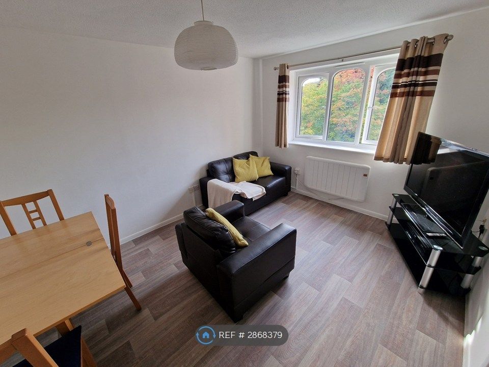 Property photo 2 of 17 Living Area