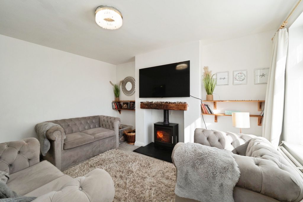 Property photo 3 of 20 Img_3424