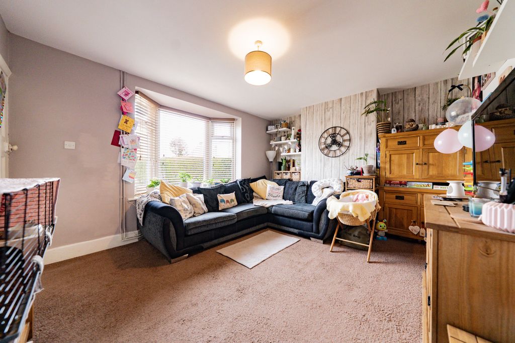 Property photo 3 of 18 Dsc00110