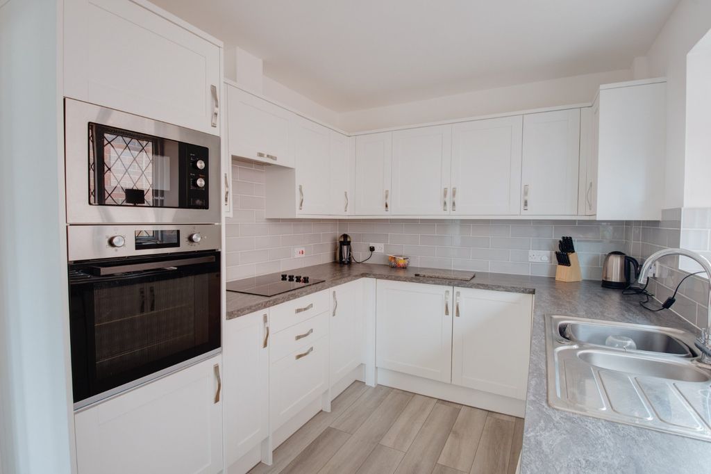 Property photo 2 of 26 Picture No. 05