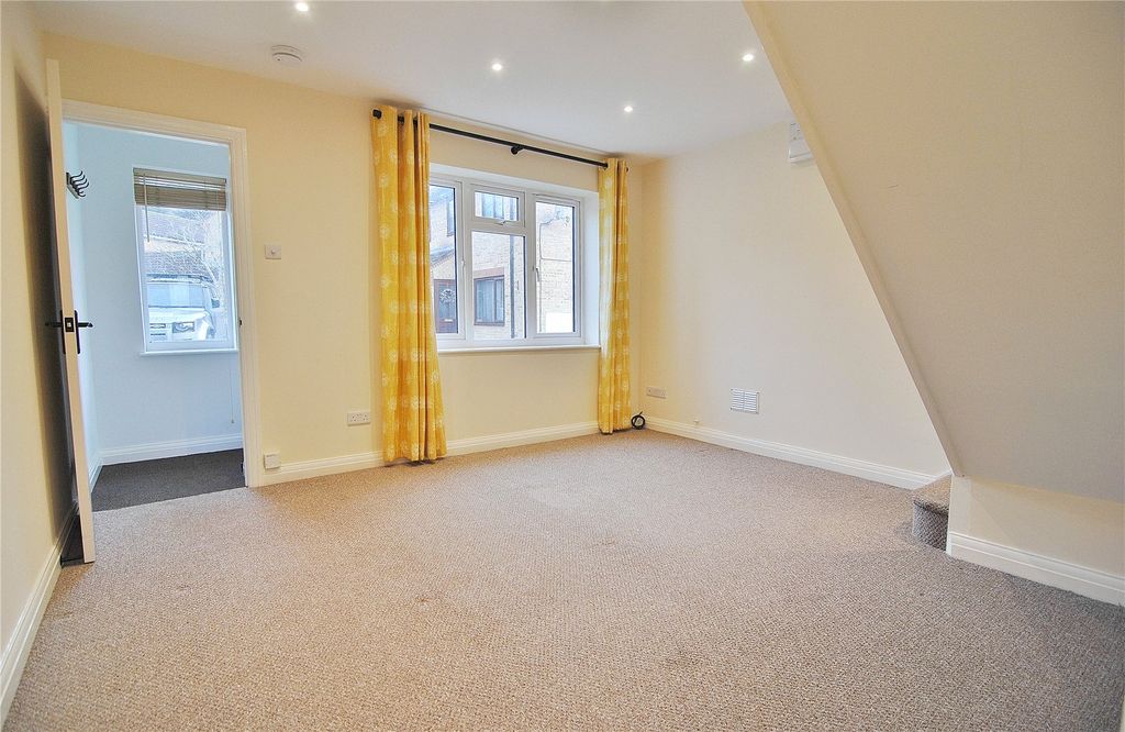 Property photo 3 of 9 Picture No. 05