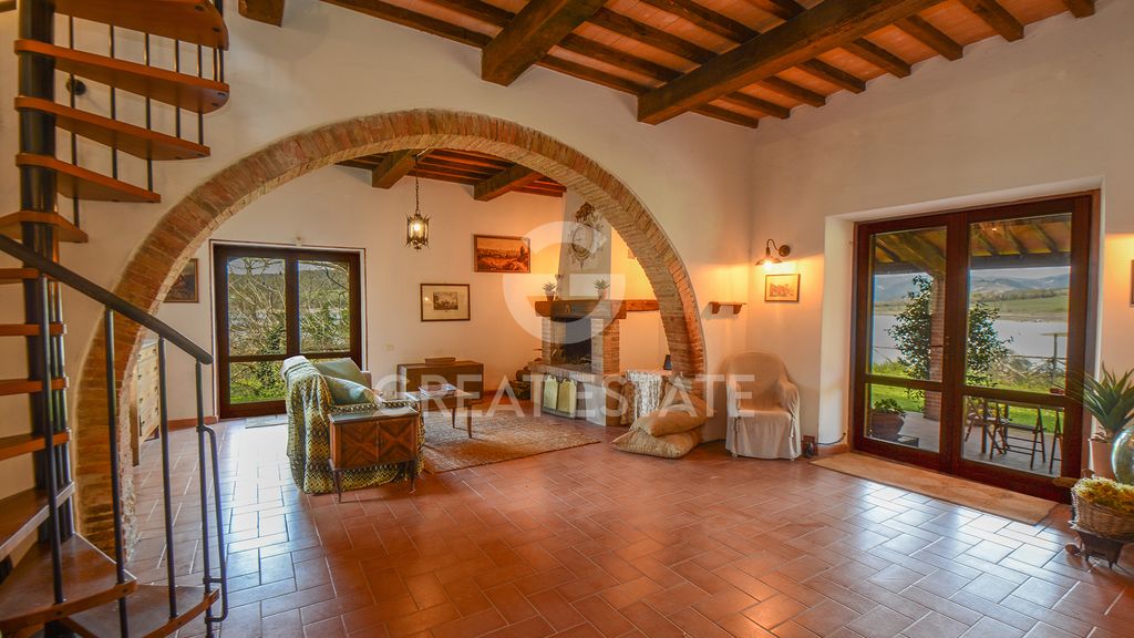 Property photo 2 of 61 Interiors