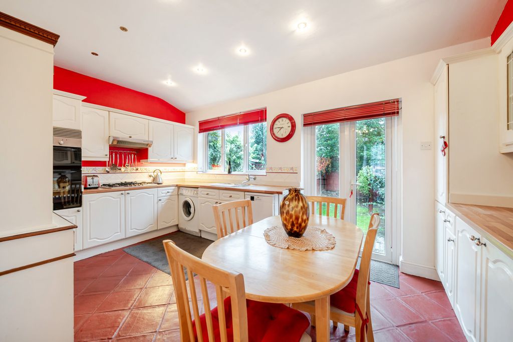 Property photo 3 of 15 1537366-12-1A15Da...