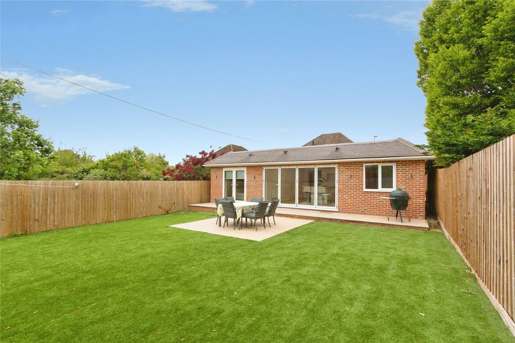 Property photo 1 of 34 Picture No. 21