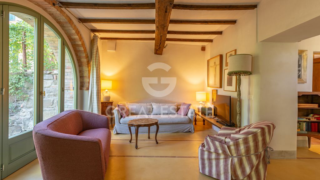 Property photo 2 of 58 Interiors