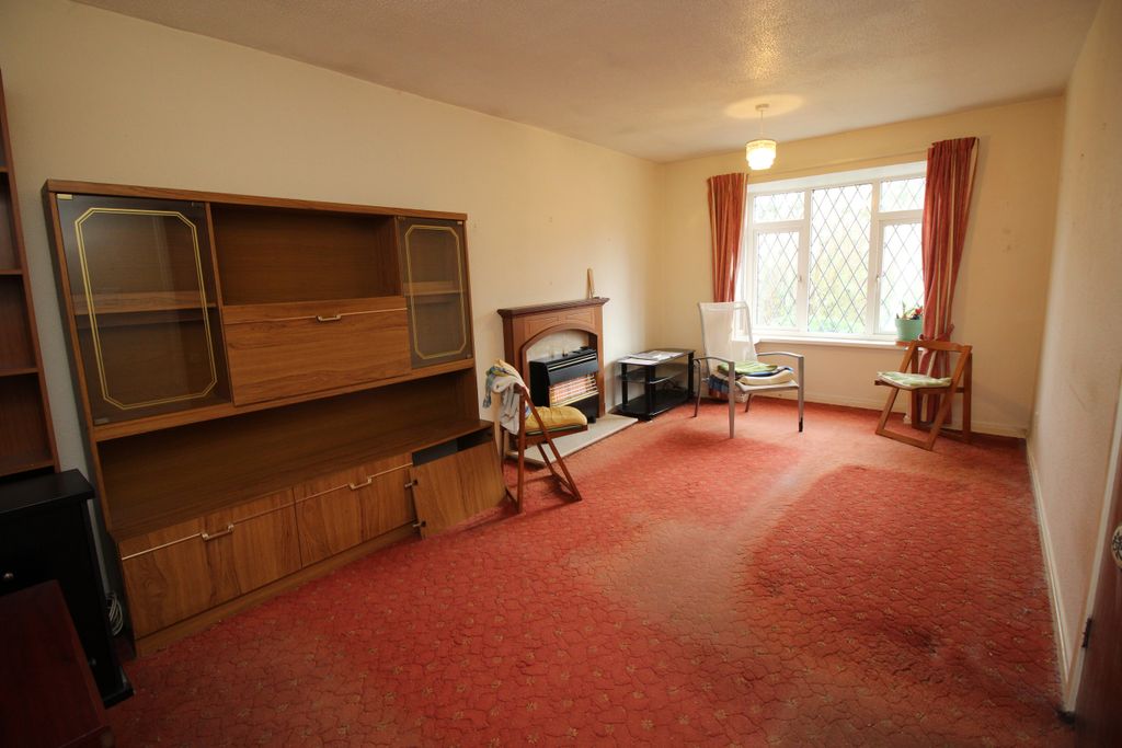 Property photo 2 of 10 New - Living