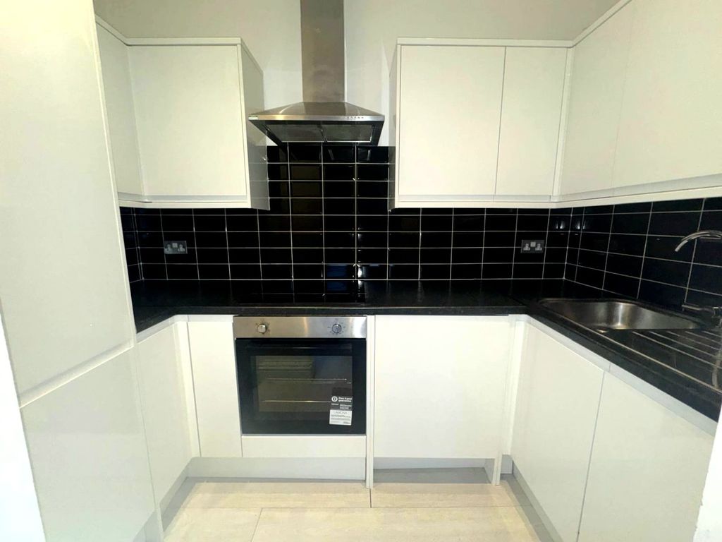 Property photo 3 of 6 2