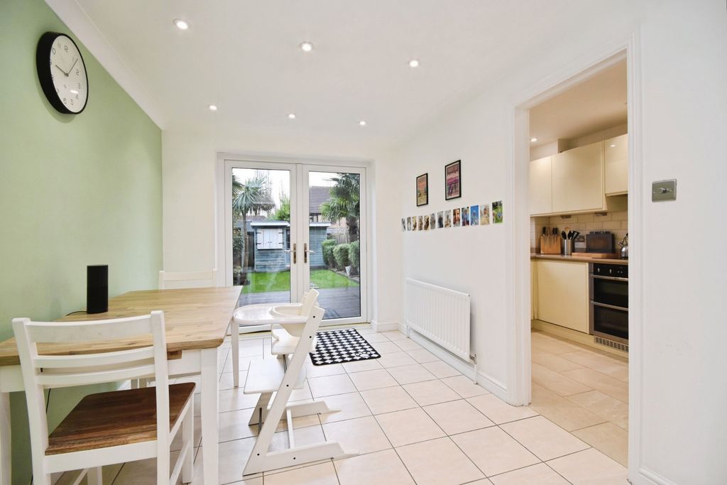 Property photo 2 of 17 Dining Room