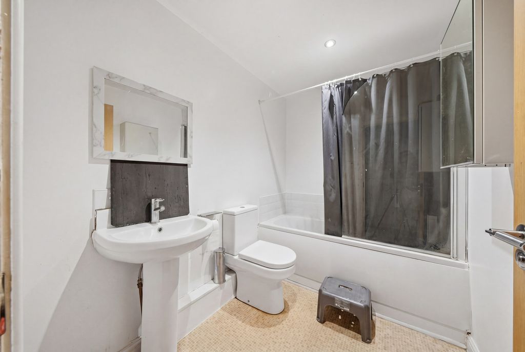 Additional image 7 of 2 bed flat for saleManchester Road, Northwich CW9