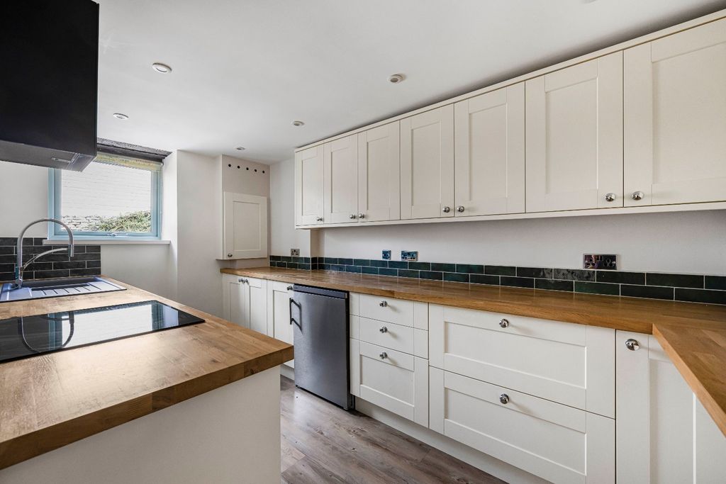 Property photo 2 of 23 Kitchen