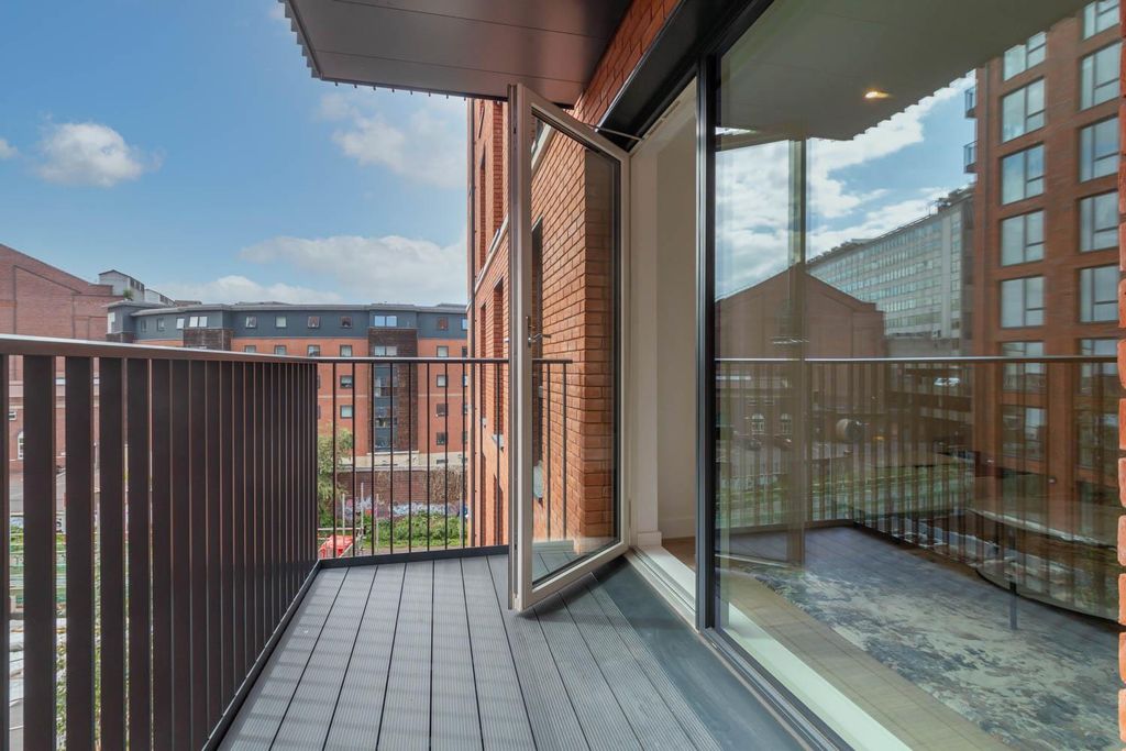 Property photo 2 of 24