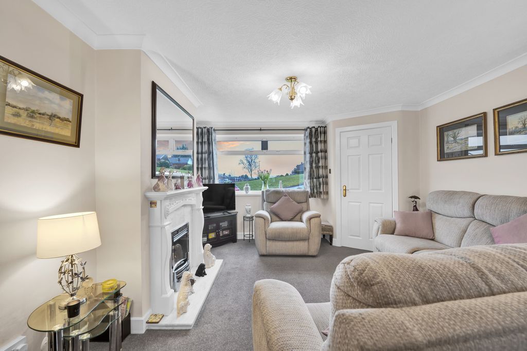 Property photo 2 of 25