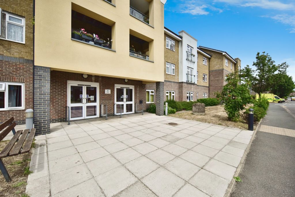 Property photo 2 of 16