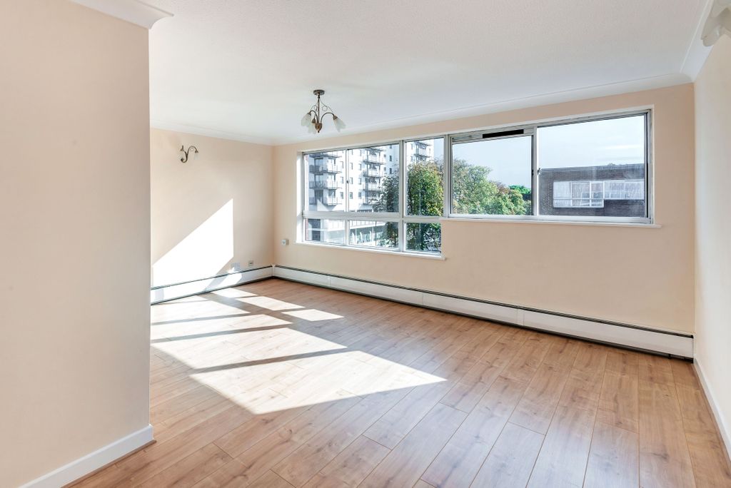 Property photo 3 of 5 Picture 3