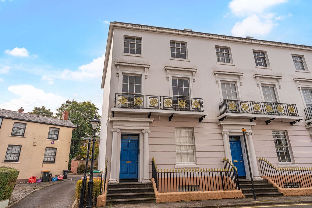 Property photo 1 of 24