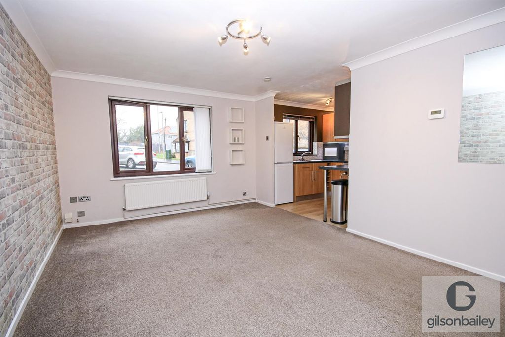 Property photo 2 of 8 8-Img_2348.Jpg