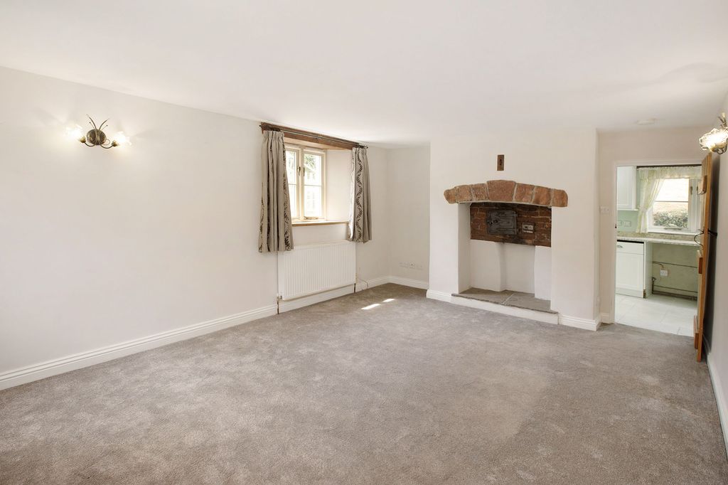 Property photo 3 of 23