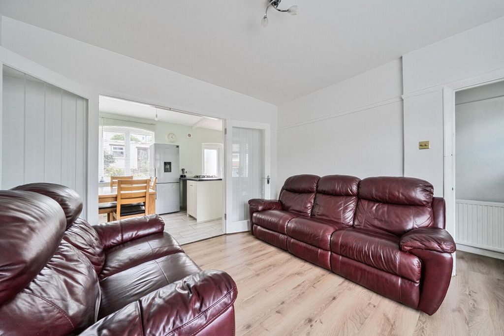 Property photo 2 of 16 Picture No. 22
