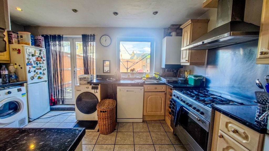 Property photo 3 of 18 Img_20250331_140112