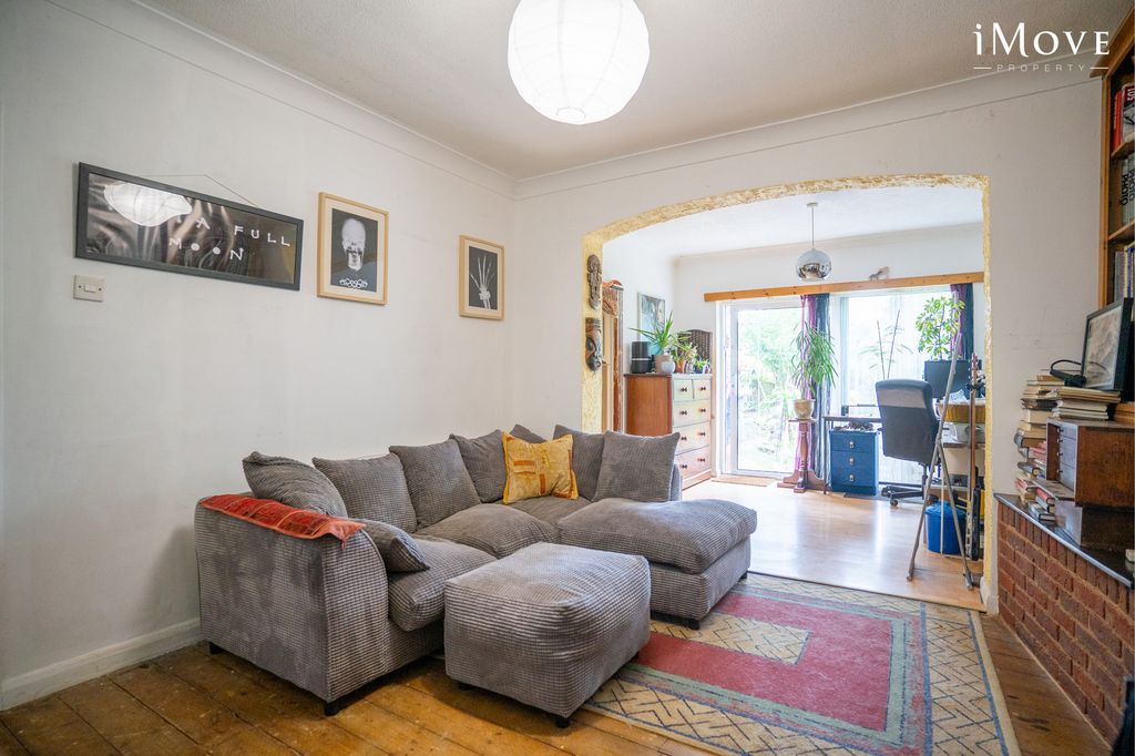 Property photo 2 of 11