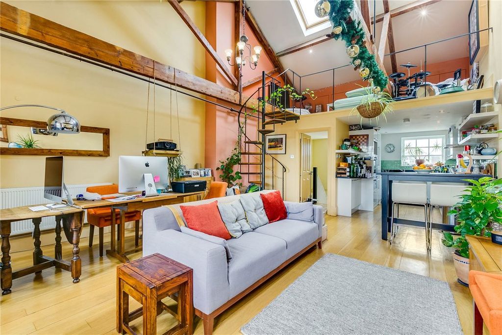 Property photo 1 of 6