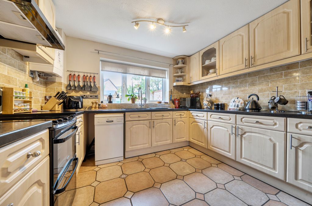 Property photo 3 of 24 Kitchen