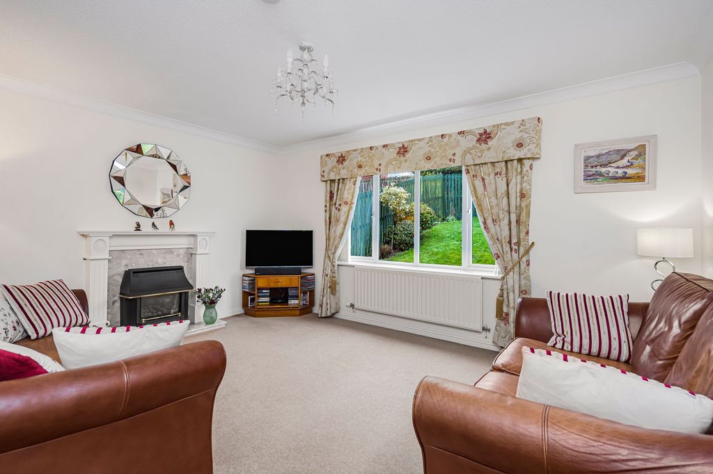 Property photo 2 of 30