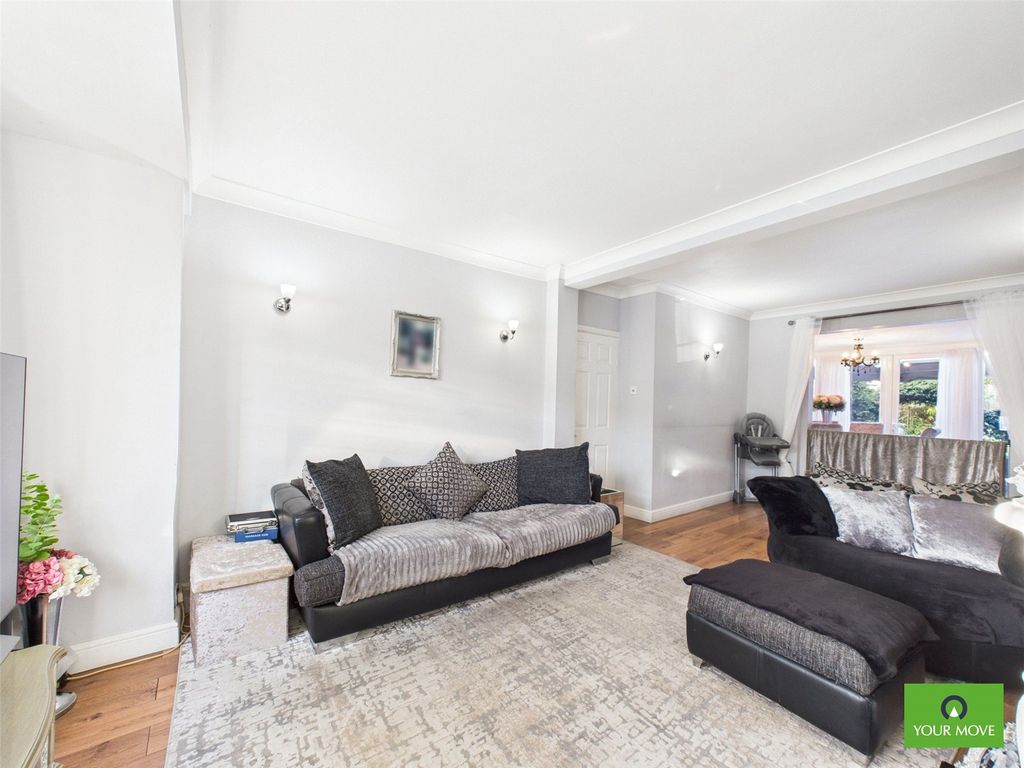 Property photo 3 of 17 Living Room