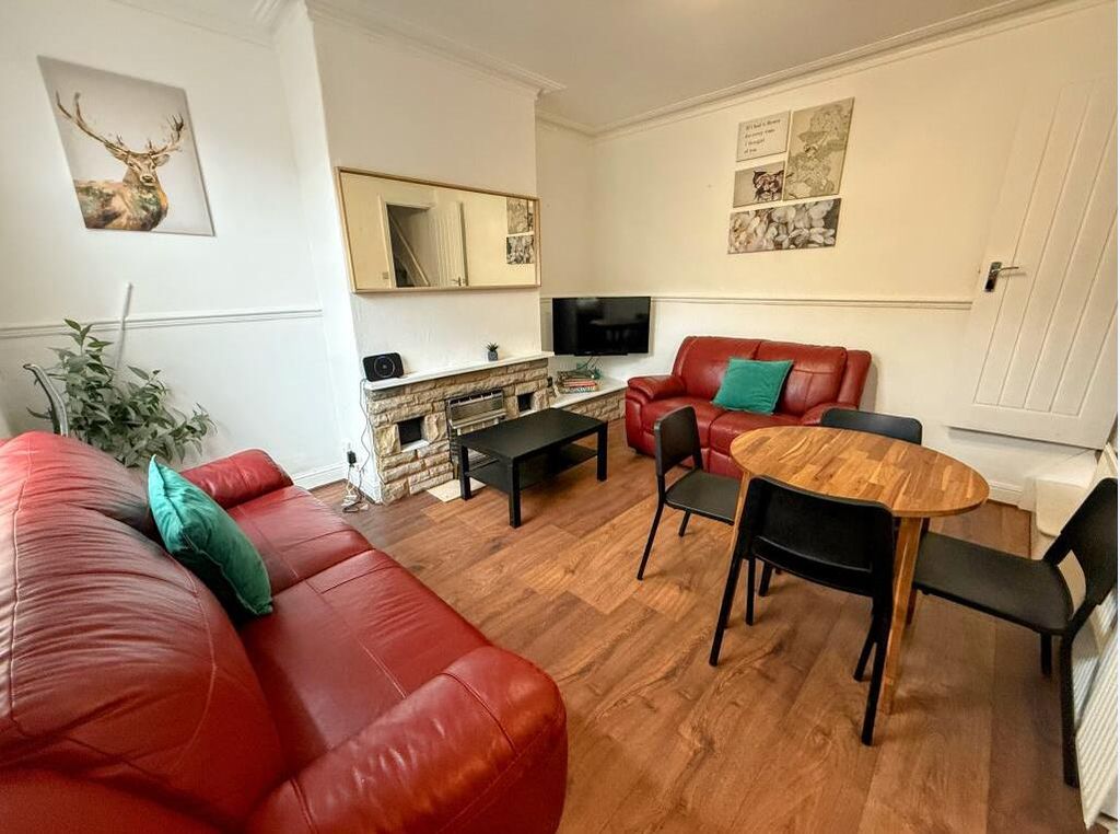 Property photo 3 of 6 Bathroom