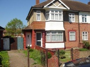 Property photo 1 of 11 A Newly Decorated Two Bedroom Flat