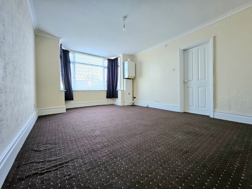 Property photo 2 of 8 Gallery