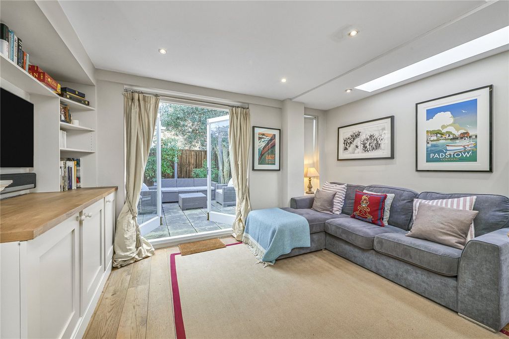 Property photo 3 of 16 Picture No. 05