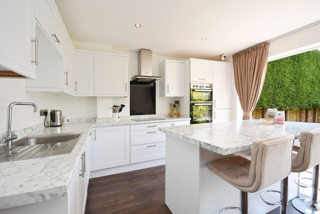 Property photo 2 of 17 Kitchen Diner