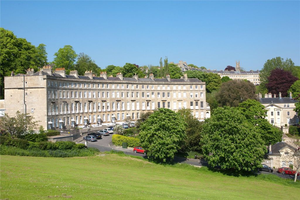 Property photo 1 of 19 Cavendish Crescent