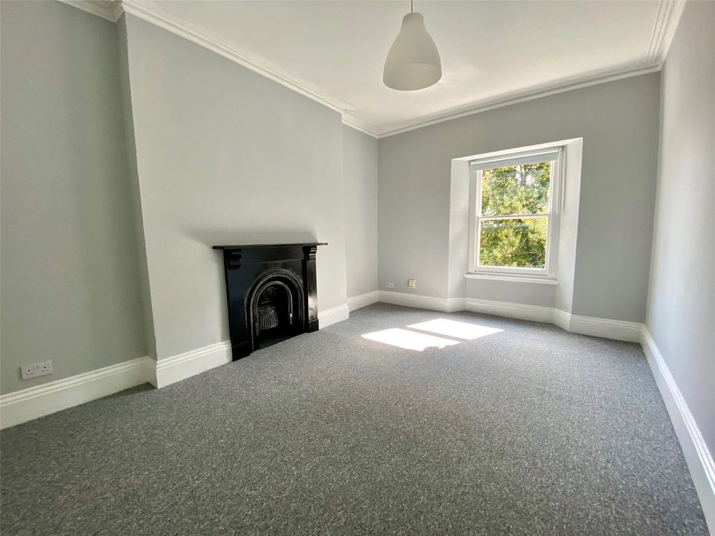 Property photo 2 of 16 Picture No. 09