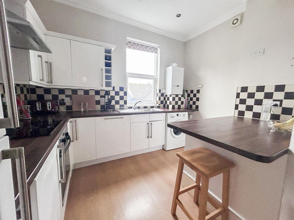 Property photo 2 of 13 Kitchen