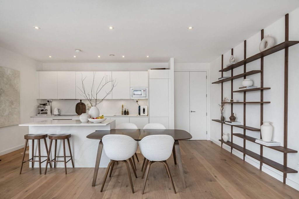 Property photo 3 of 22 Picture No. 15