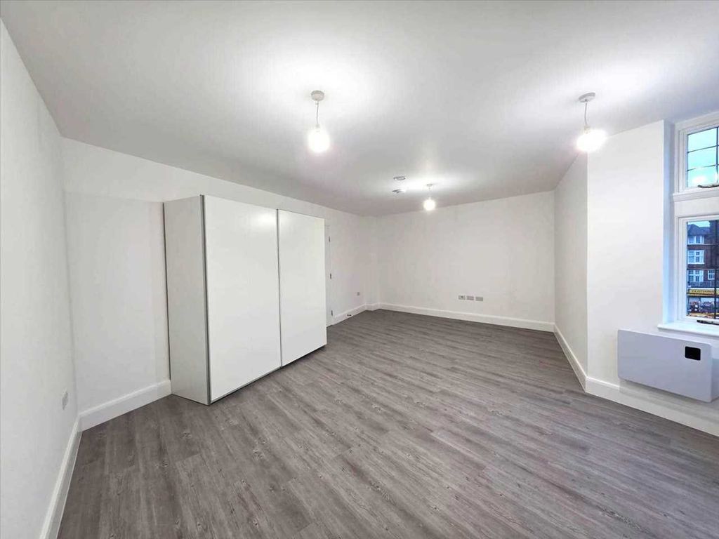 Property photo 1 of 9 Main Picture