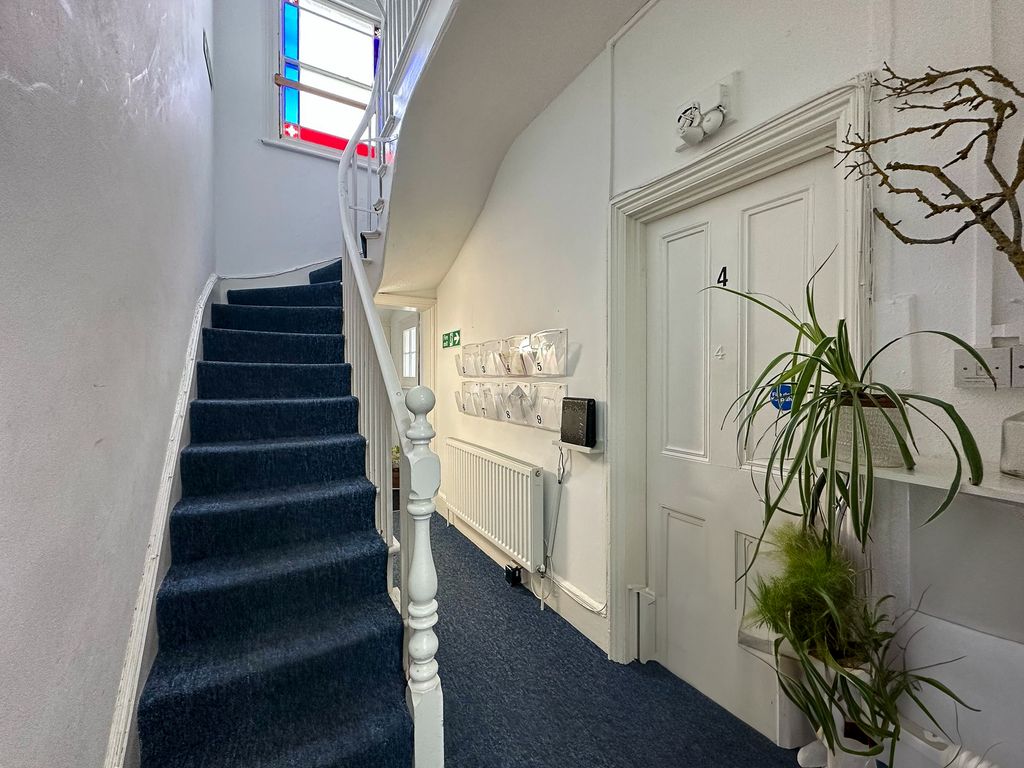 Property photo 2 of 12 Entrance