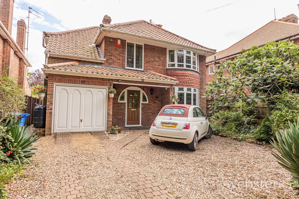 Property photo 1 of 28