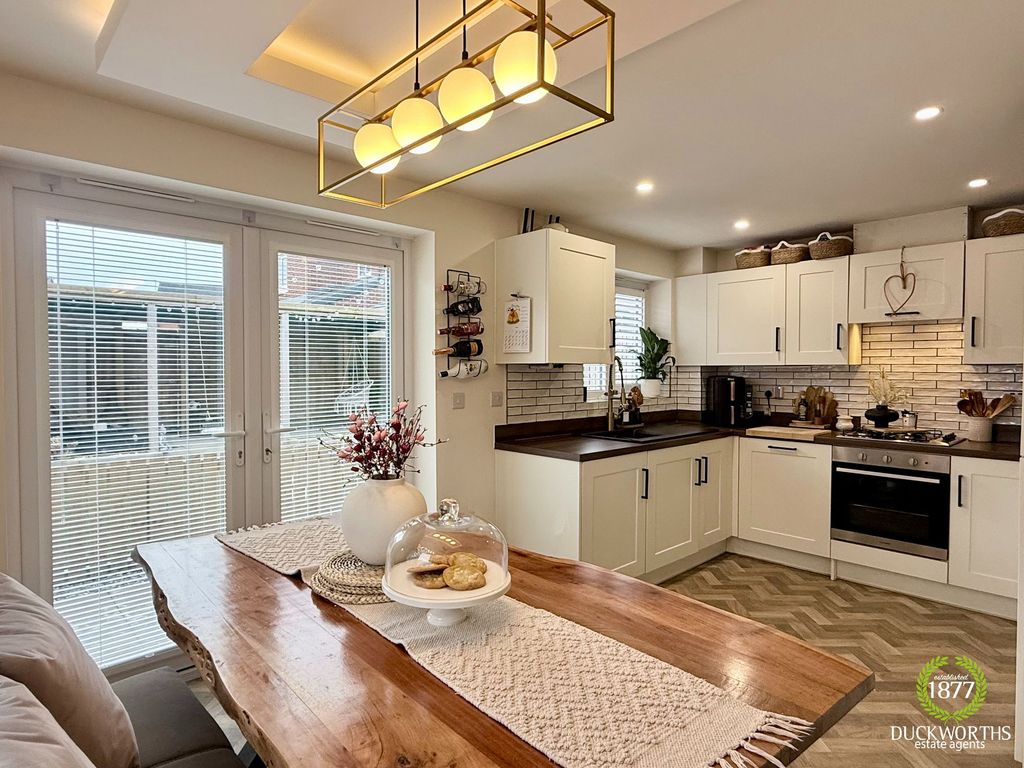 Property photo 3 of 48