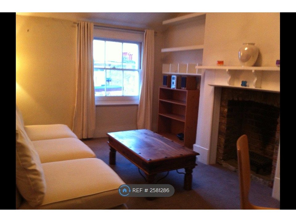 Property photo 1 of 7 Sitting Room